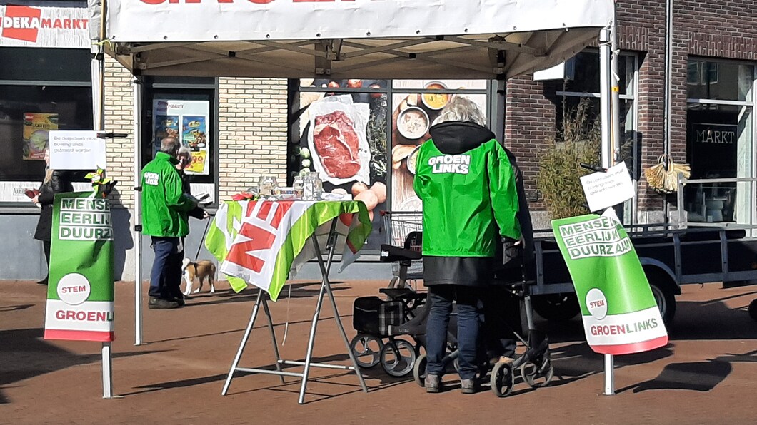 GroenLinks op de woensdagmarkt in Epe